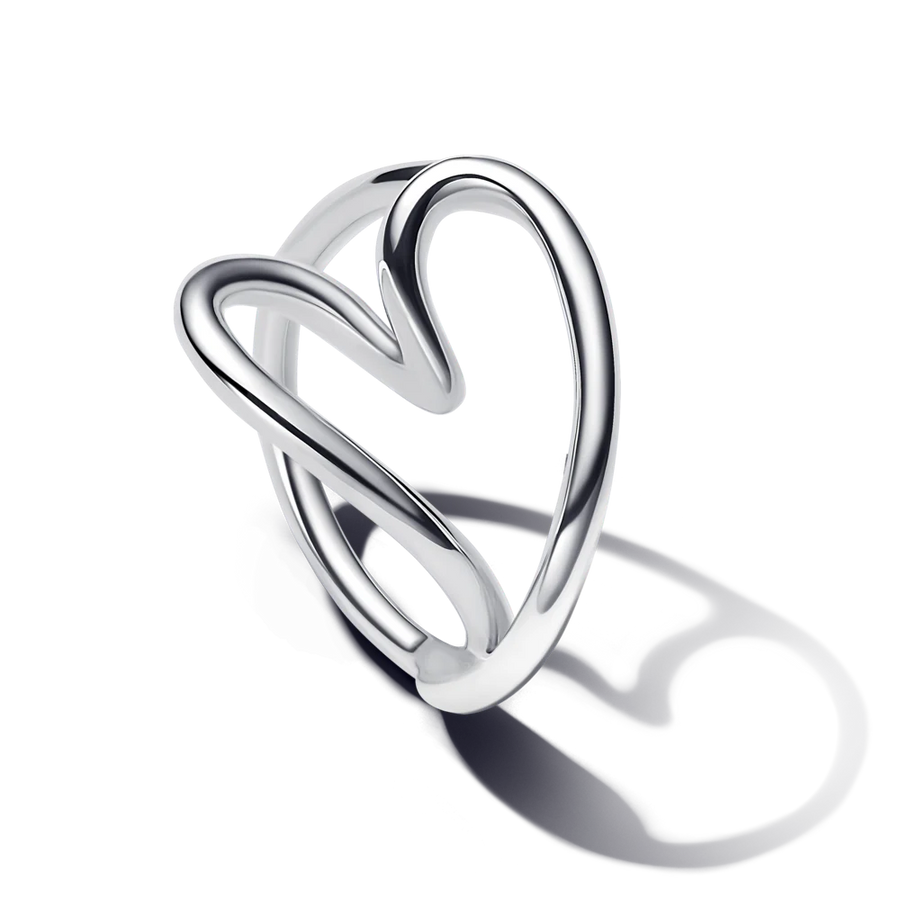 Loomuliku kujuga südamega sõrmus