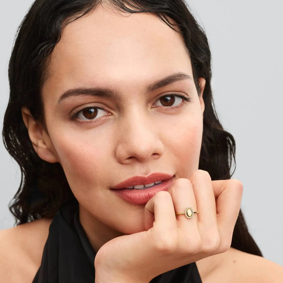 Graviruojamas žiedas su ovalo formos aureole - Pandora Lietuva