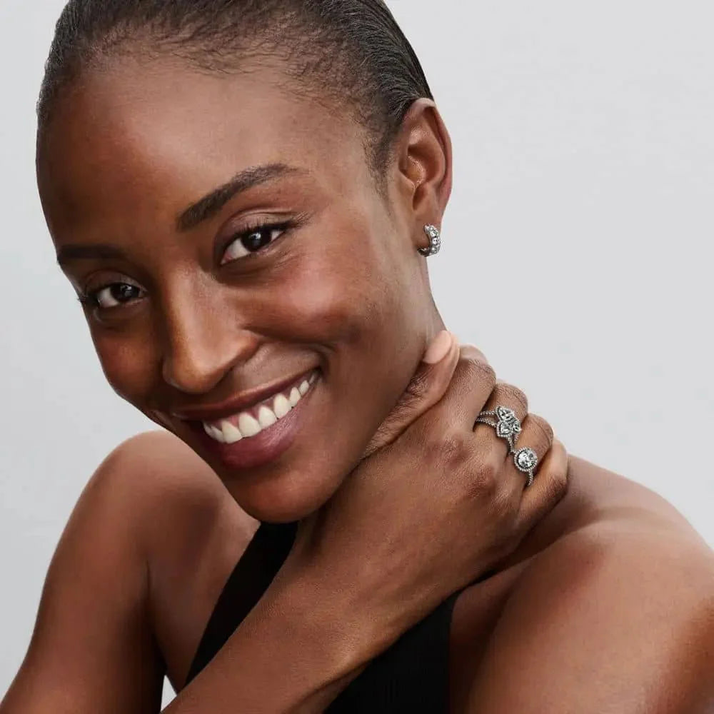 Išraiškingas spindintis žiedas su ovalo formos aureole - Pandora Lietuva