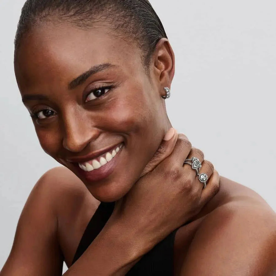 Išraiškingas spindintis žiedas su ovalo formos aureole - Pandora Lietuva