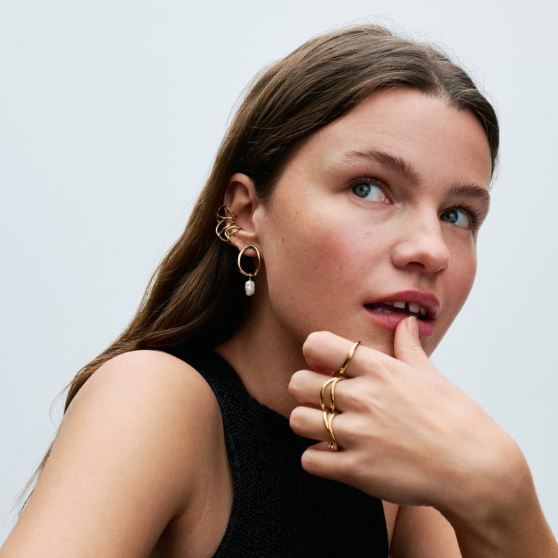 Organiškos formos ausies papuošalas „Begalybė“ - Pandora Lietuva