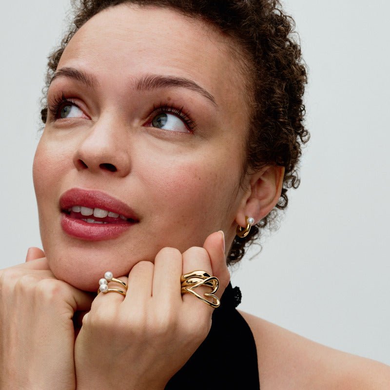 Organiškos lanko formos auskarai su apdorotais, dirbtiniu būdu išaugintais gėlavandeniais perlais - Pandora Lietuva