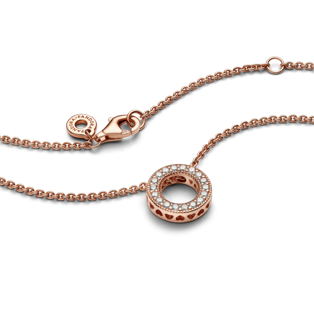 Pandora Logotipo Pavé Apvalus kaklo papuošalas - Pandora Lietuva
