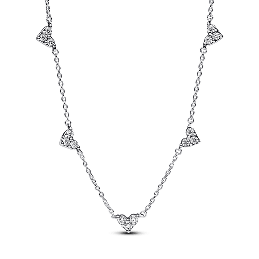 Segmentinė kaklo grandinėlė su iš trijų akmenėlių suformuotomis širdelėmis - Pandora Lietuva