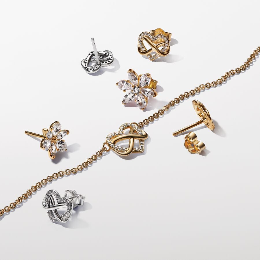 Žėrintys įsmeigiami auskarai „Amžinybės širdis“ - Pandora Lietuva