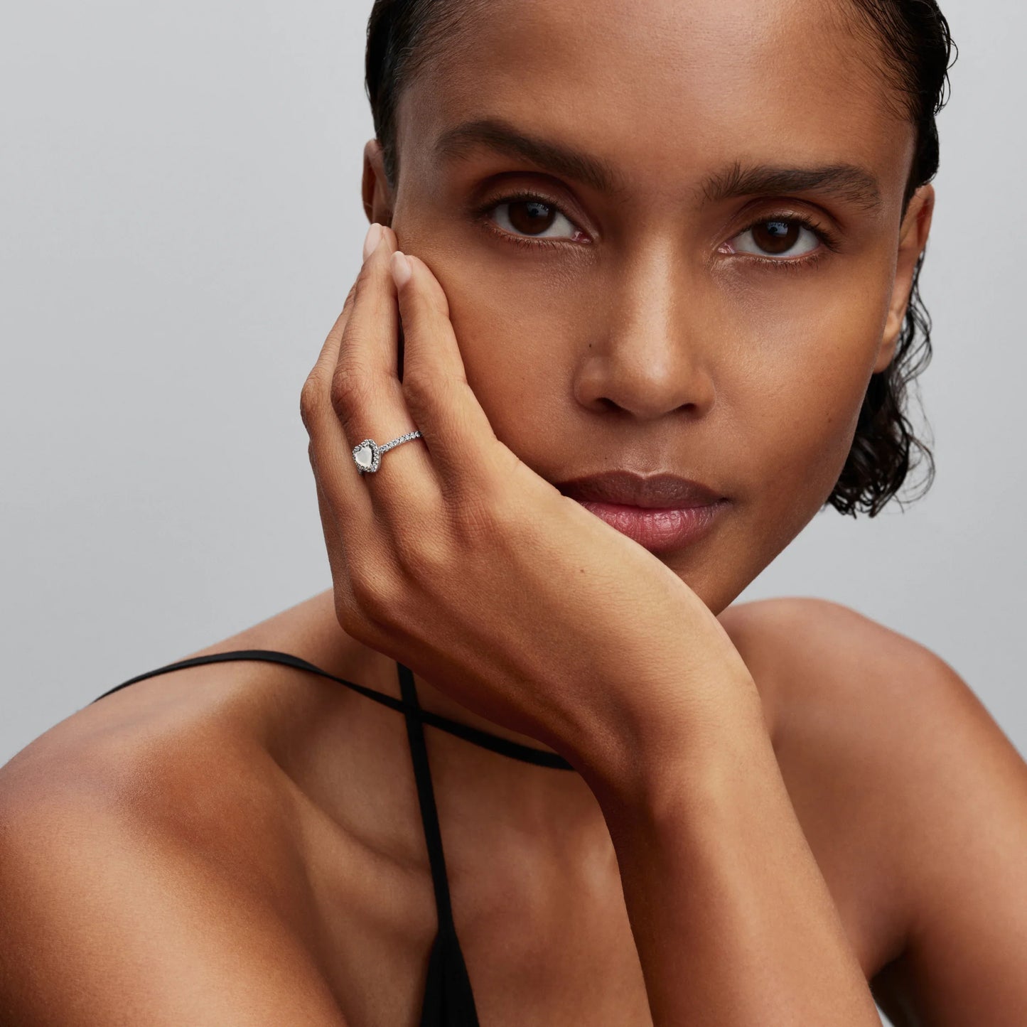 Sõrmus „Tõstetud valge süda“