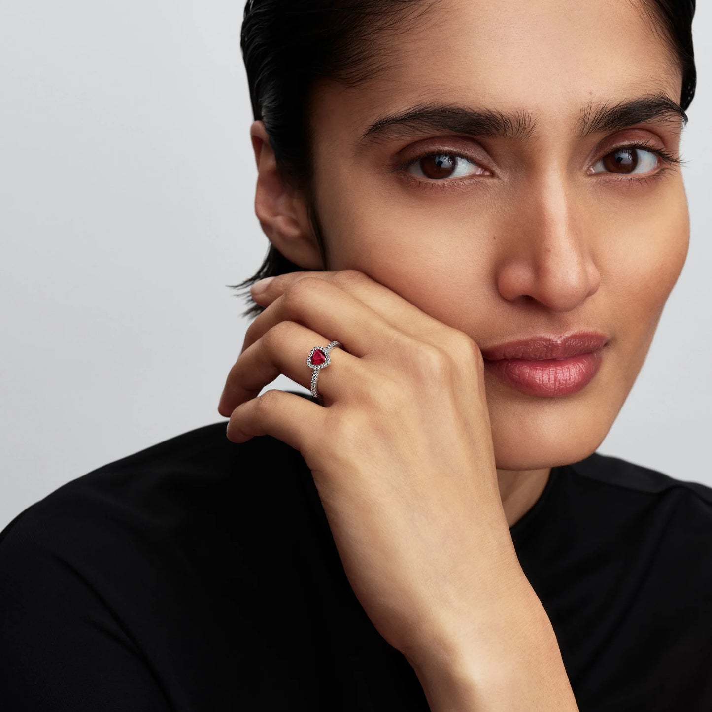 Sõrmus „Tõstetud fuksiaroosa süda“