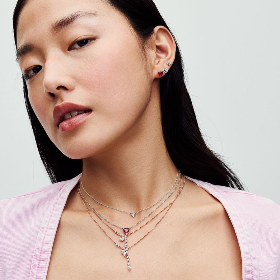 Ripatsiga kollar-stiilis kaelakee „Sädelev südamekujuline aupaiste“