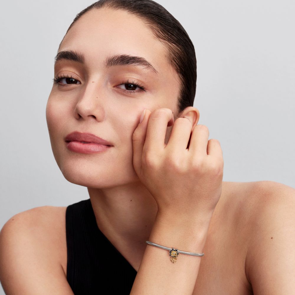 Sünteetilise teemandiga amulett „Disney printsess Tiana lootoseõis“