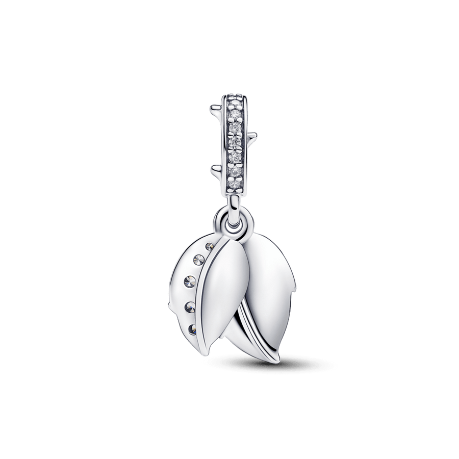 Topeltripatsiga amulett „Õitsev valge roos“