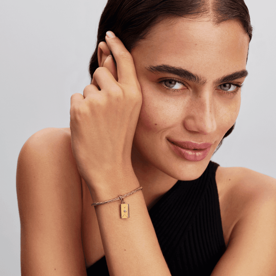 Graviruojamas ir atidaromas kabantis karoliukas „Vokas“ - Pandora Lietuva