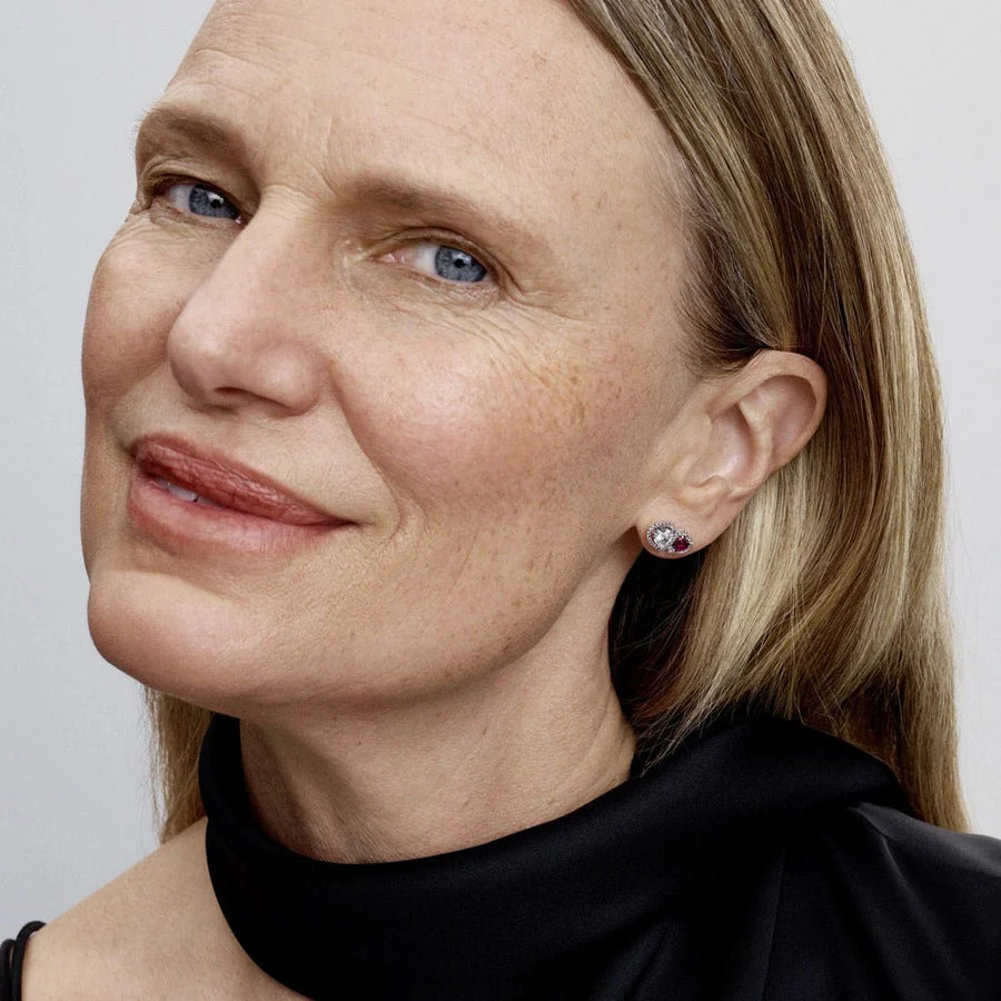 Įsmeigiami auskarai su širdies formos aureole - Pandora Lietuva