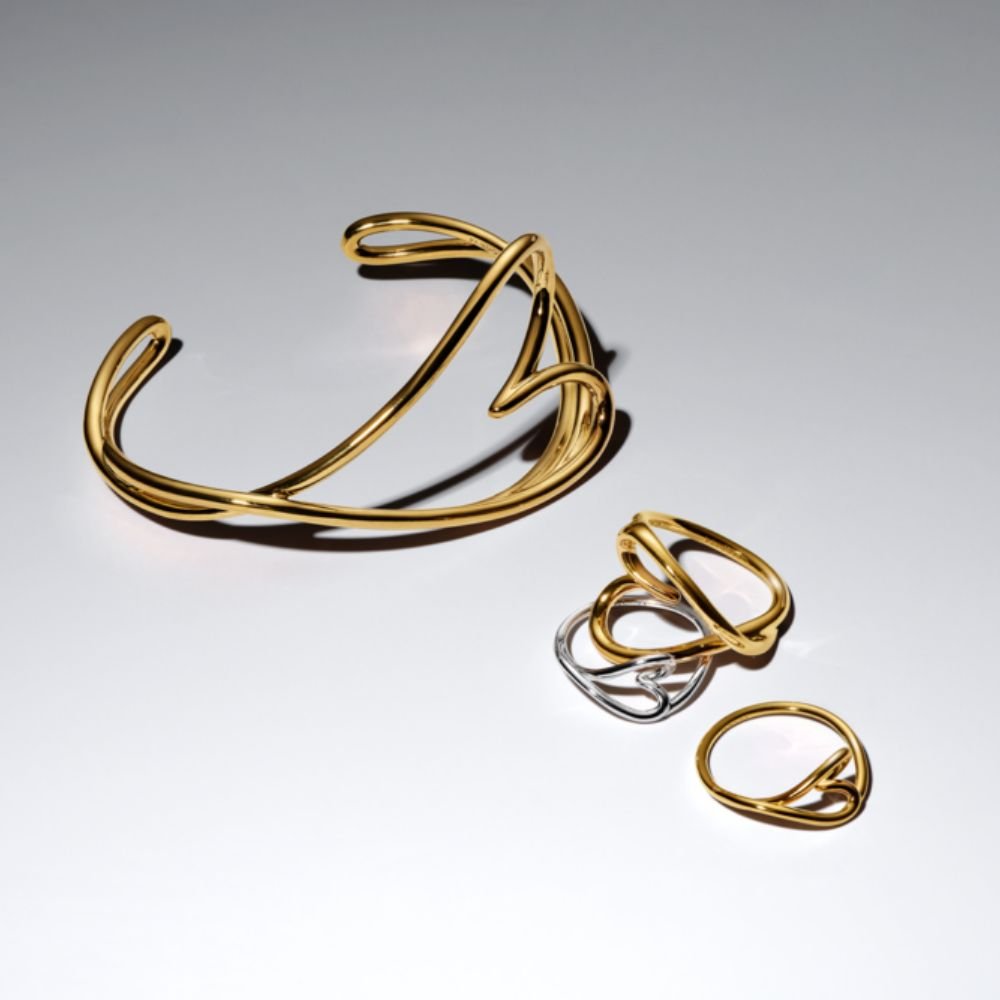 Mažas organiškos formos žiedas su širdimi - Pandora Lietuva