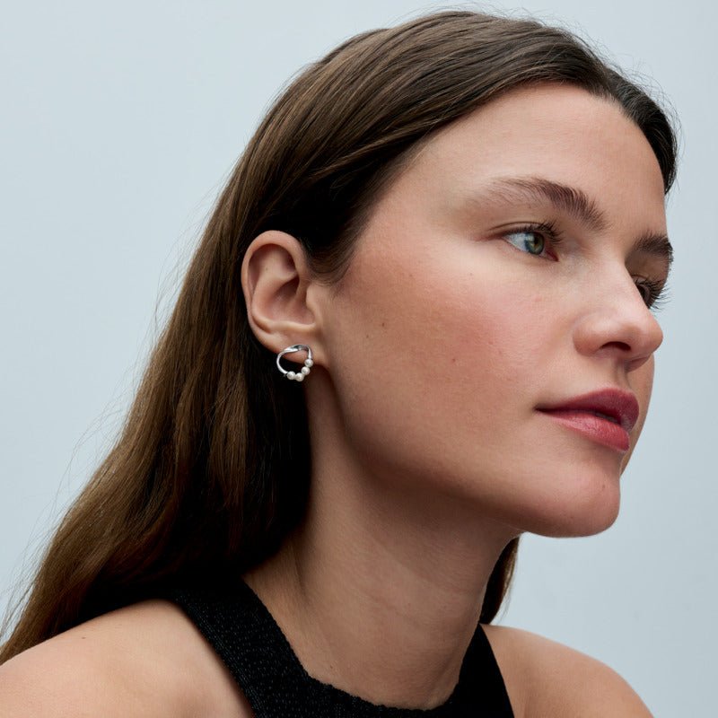 Organiškos formos apskriti auskarai su apdorotais, dirbtiniu būdu išaugintais gėlavandeniais perlais - Pandora Lietuva