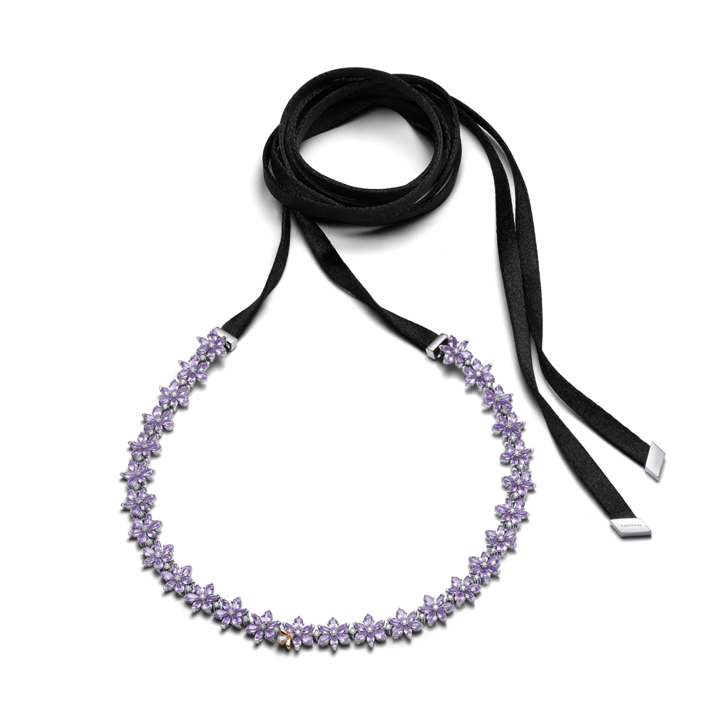 Priglundantis „Bridžertonų“ vėrinys „Herbariumas ir bitė“ - Pandora Lietuva