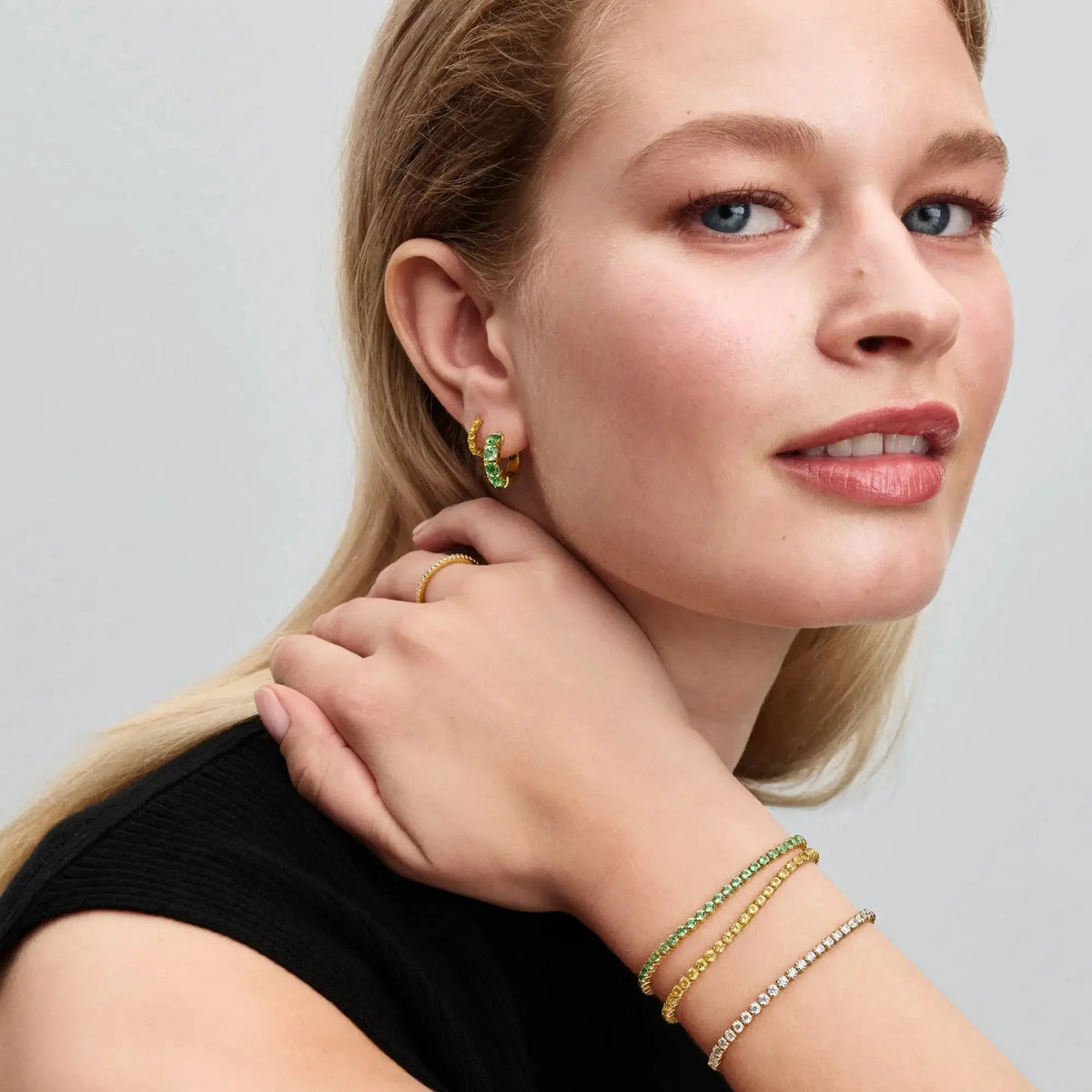 Sädelev kollane käekett