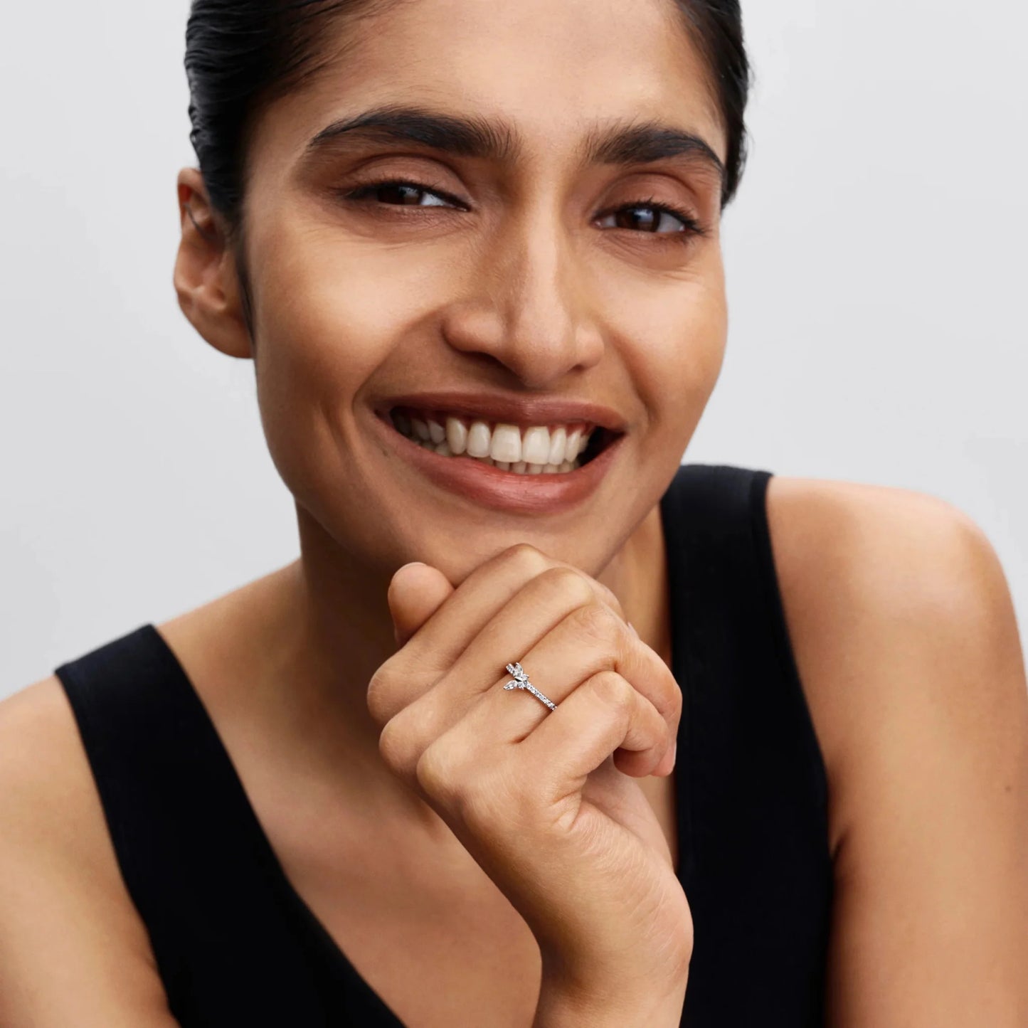 Spindintis žiedas „Drugelis“ - Pandora Lietuva