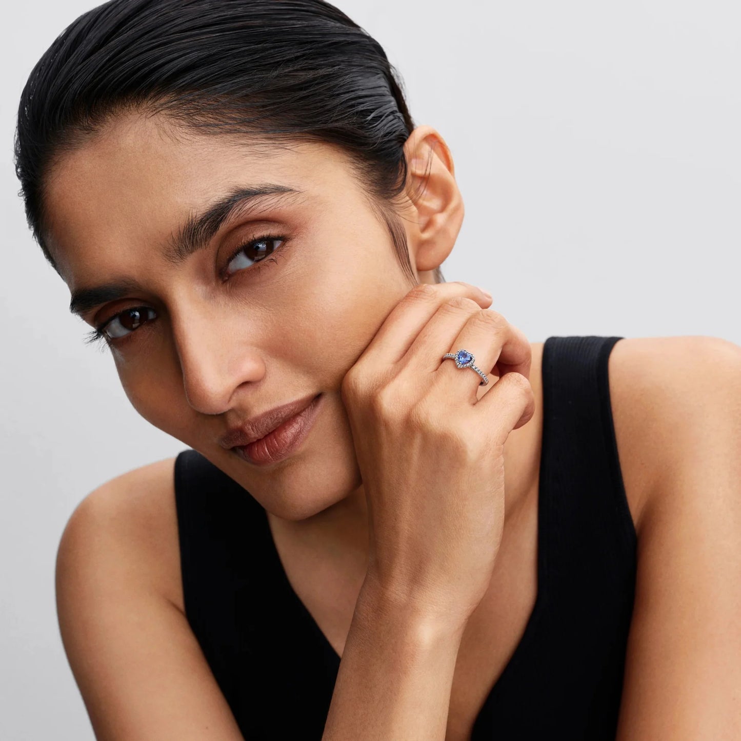 Spindintis žiedas „Iškilusi širdis“ - Pandora Lietuva