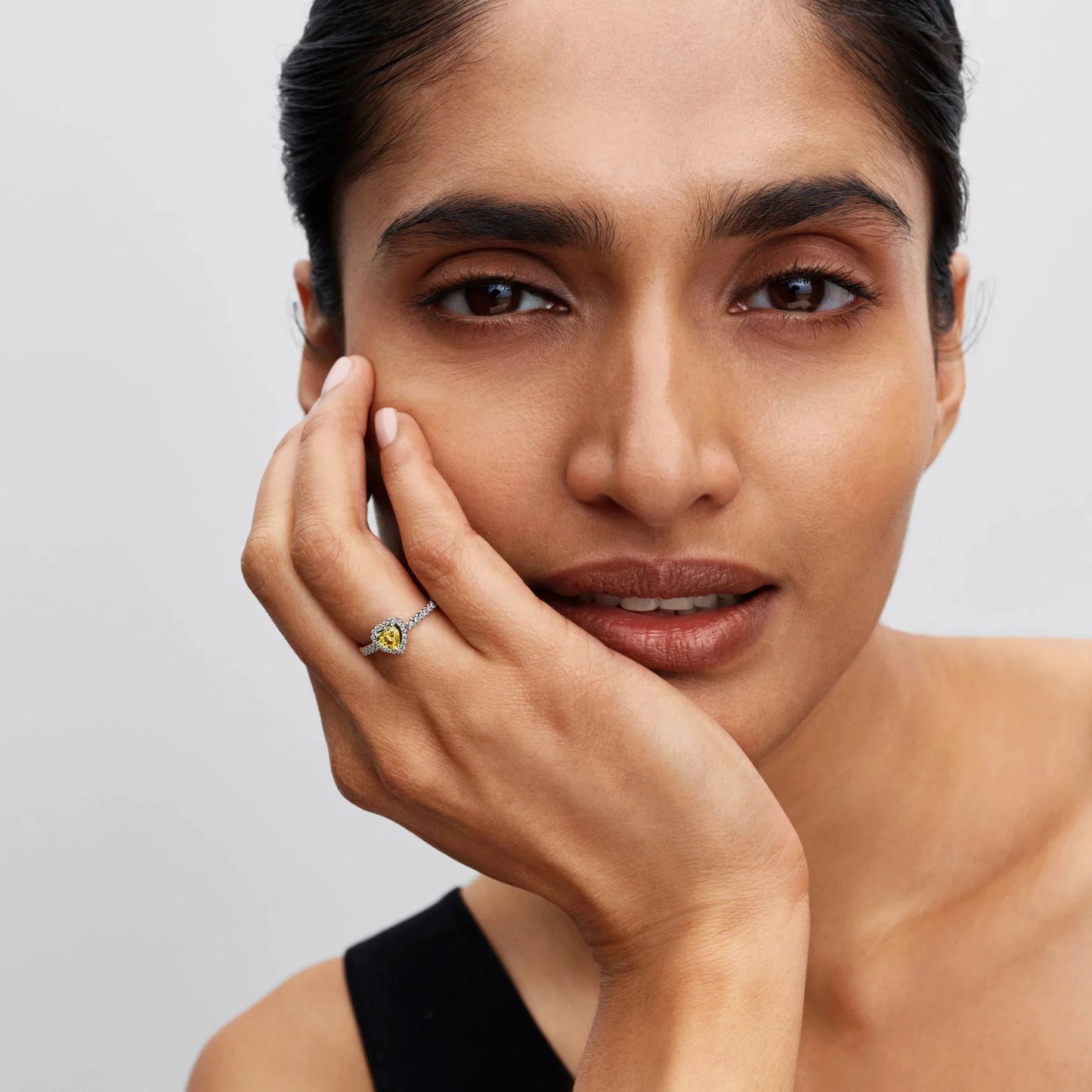 Spindintis žiedas „Iškilusi širdis“ - Pandora Lietuva