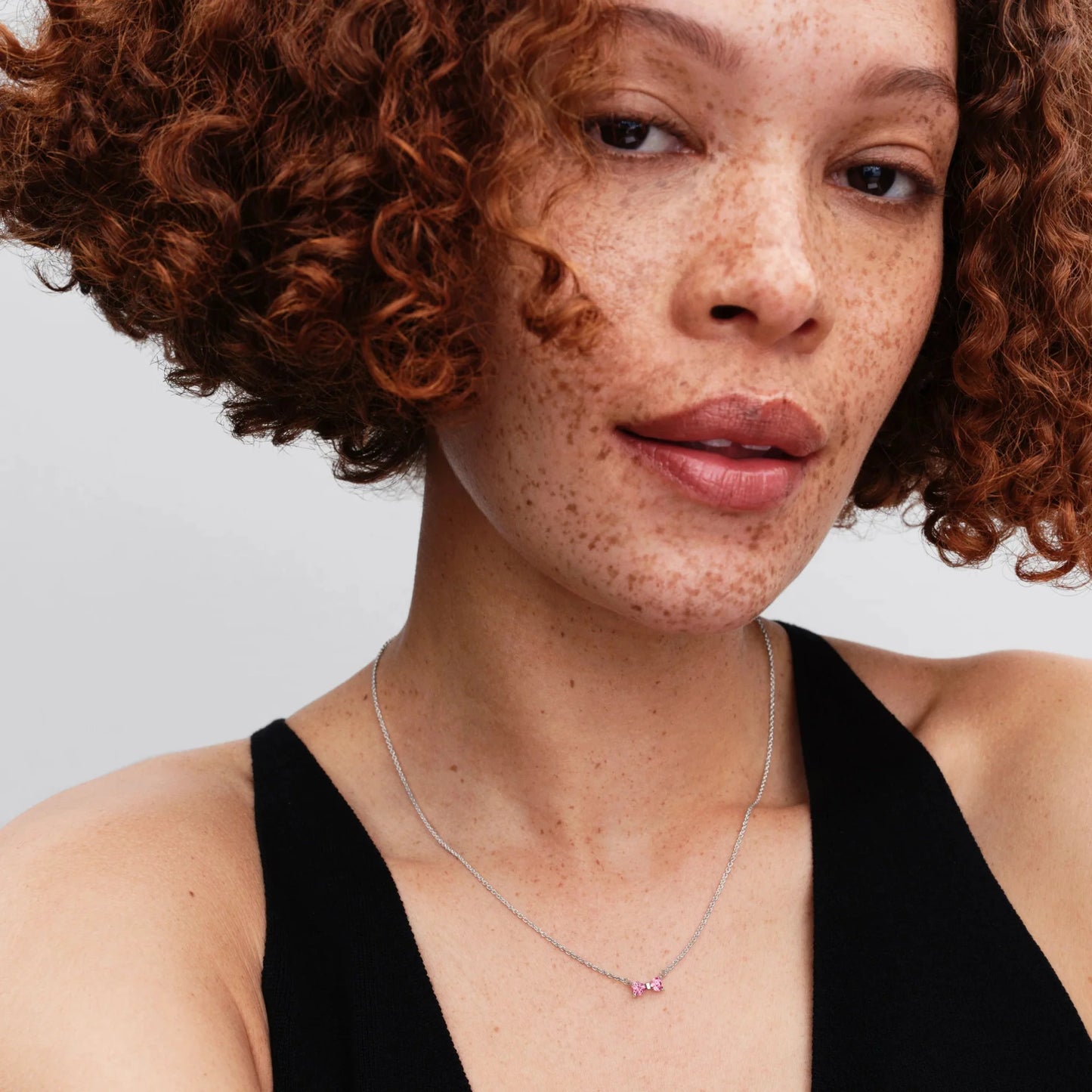 Vėrinys su pakabučiu „Kaspinėlis“ - Pandora Lietuva