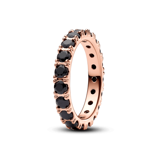 Amžinybės žiedas su juodų žėrinčių akmenėlių eilute - Pandora Lietuva